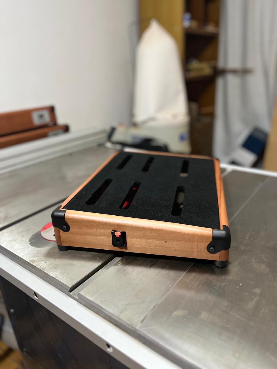 61x32 cm